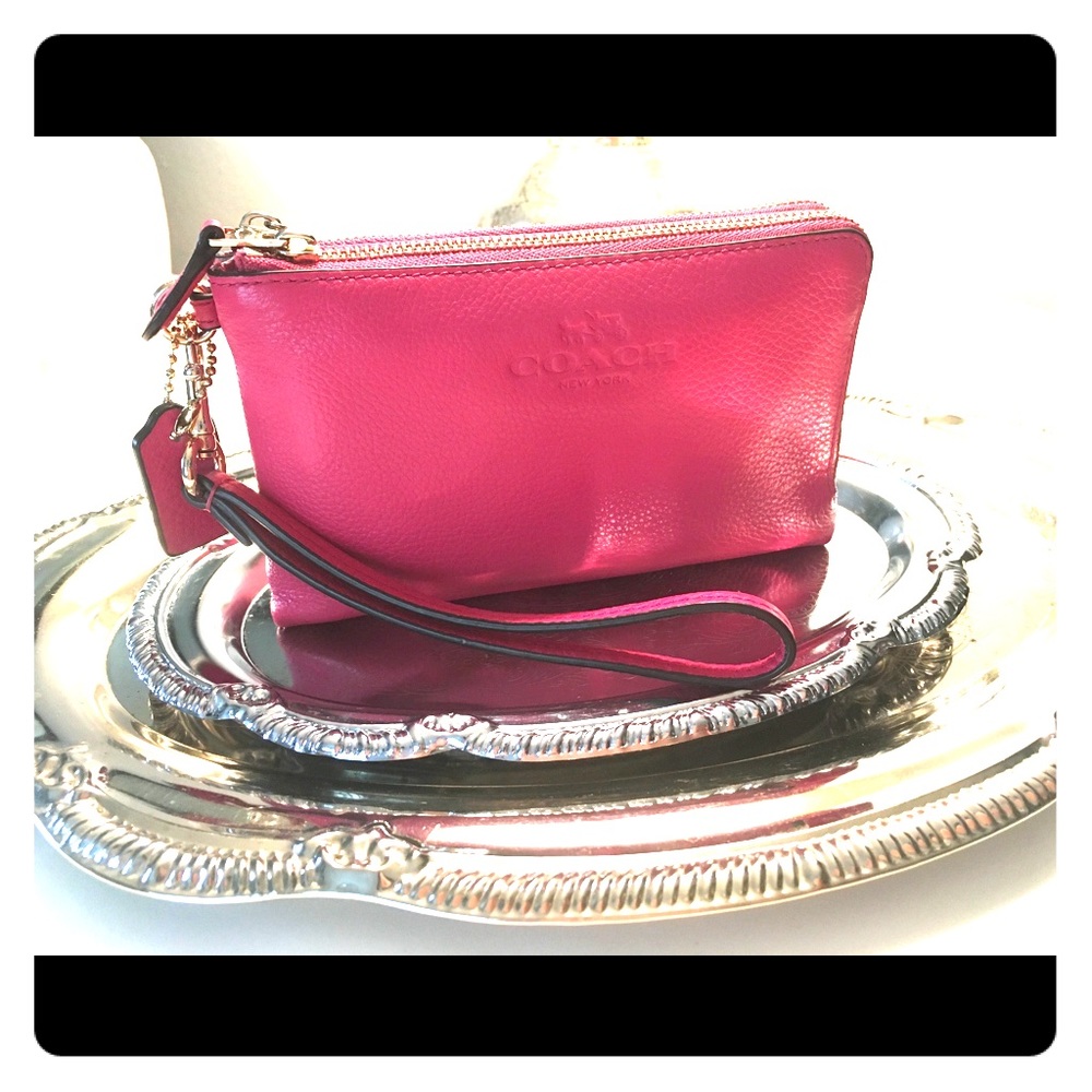 🔥COACH Double Corner Zip Wristlet